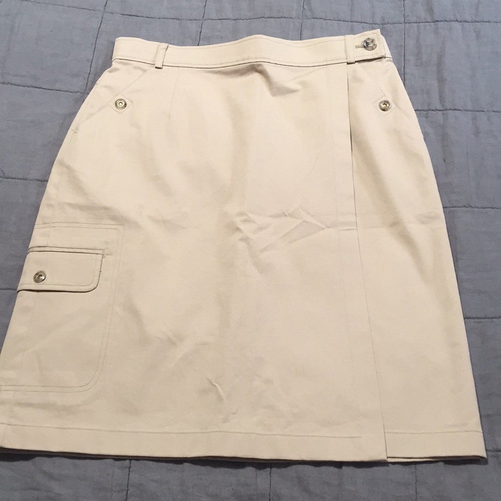 Euc escada sport tan cargo cotton skirt 40